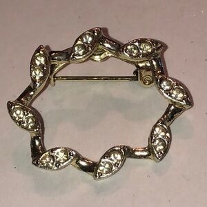 Elegant Silver Tone Rhinestone Round Leaf Brooch